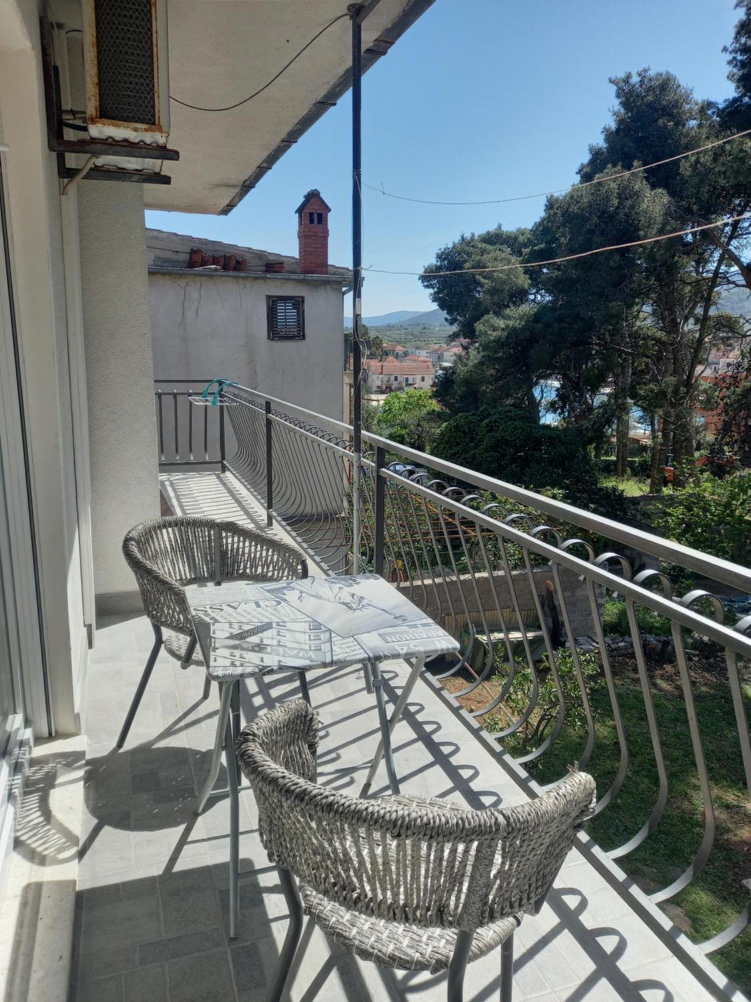 Dinka'S Apartment Stari Grad  Kültér fotó